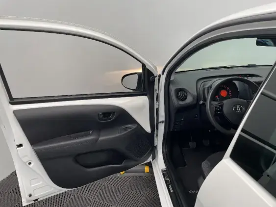TOYOTA AYGO II - voiture d'occasion - Photo 18