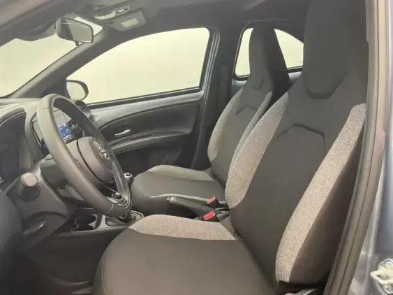 TOYOTA AYGO X - voiture d'occasion - Photo 18