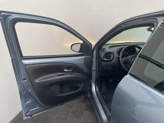TOYOTA AYGO X - voiture d'occasion - Photo 19