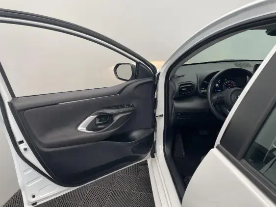 TOYOTA YARIS IV - voiture d'occasion - Photo 19