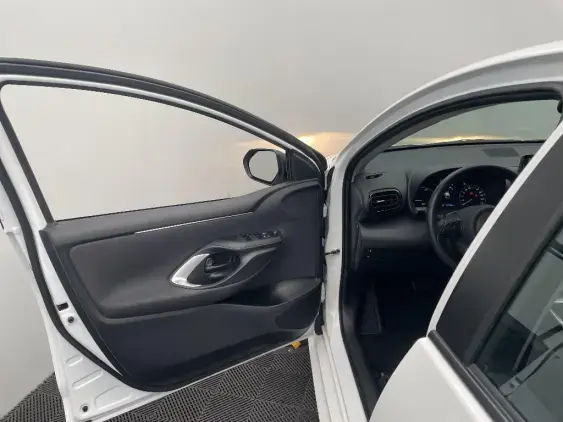 TOYOTA YARIS IV - voiture d'occasion - Photo 19