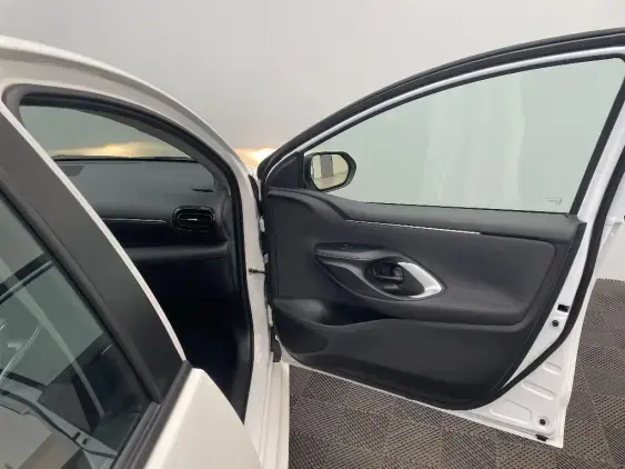 TOYOTA YARIS IV - voiture d'occasion - Photo 20