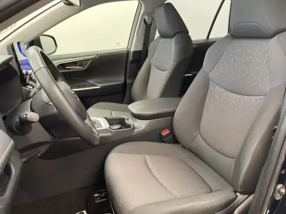 TOYOTA RAV4 V - voiture d'occasion - Photo 18