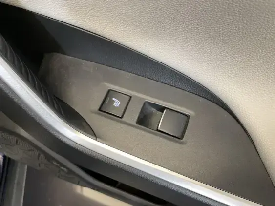 TOYOTA RAV4 V - voiture d'occasion - Photo 20