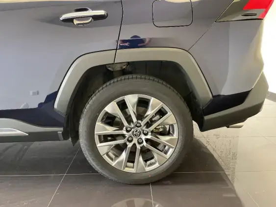 TOYOTA RAV4 V - voiture d'occasion - Photo 24