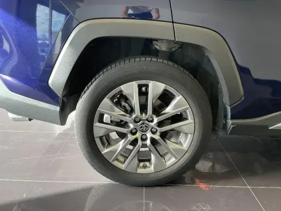 TOYOTA RAV4 V - voiture d'occasion - Photo 25