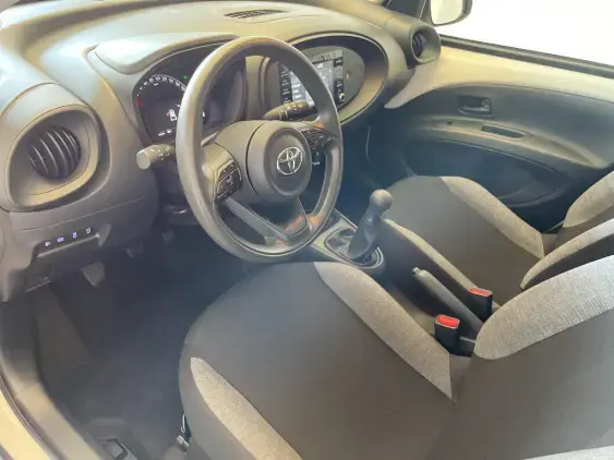 TOYOTA AYGO X - voiture d'occasion - Photo 17