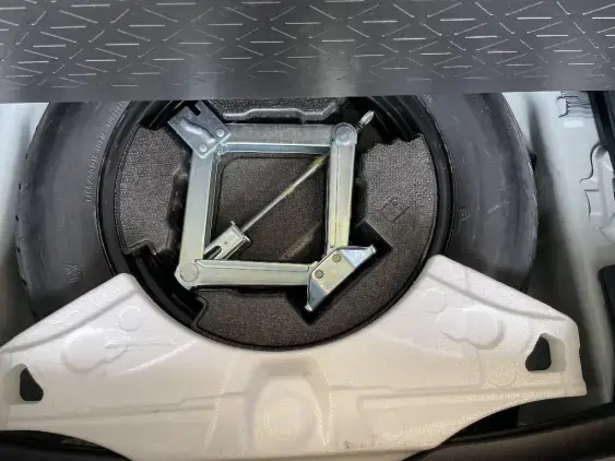 TOYOTA RAV4 V - voiture d'occasion - Photo 17