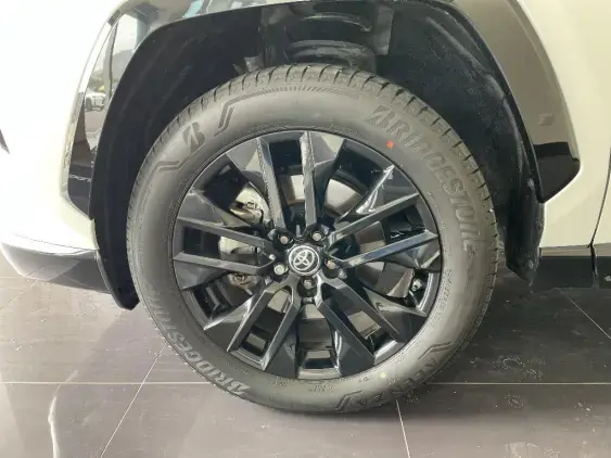 TOYOTA RAV4 V - voiture d'occasion - Photo 23