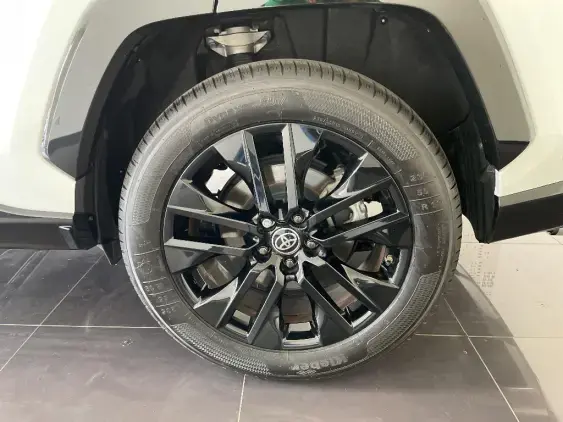 TOYOTA RAV4 V - voiture d'occasion - Photo 24