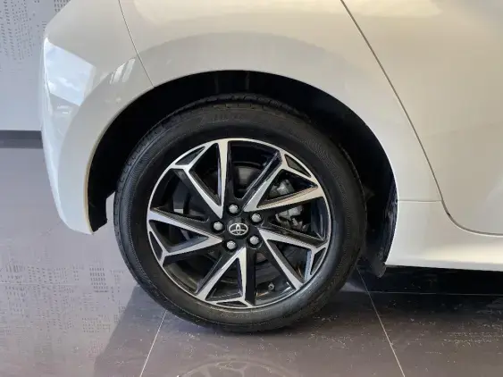 TOYOTA YARIS IV - voiture d'occasion - Photo 25