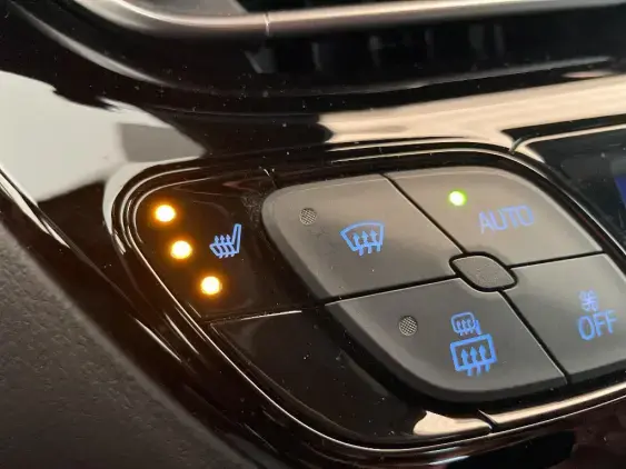 TOYOTA C-HR - voiture d'occasion - Photo 19