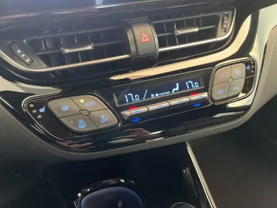 TOYOTA C-HR - voiture d'occasion - Photo 20