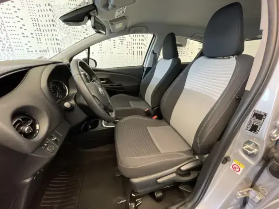 TOYOTA YARIS III - voiture d'occasion - Photo 18