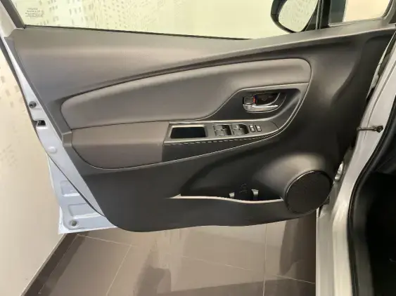 TOYOTA YARIS III - voiture d'occasion - Photo 19