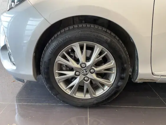 TOYOTA YARIS III - voiture d'occasion - Photo 23