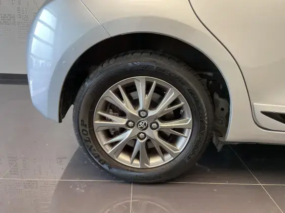 TOYOTA YARIS III - voiture d'occasion - Photo 25