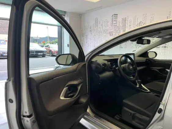 TOYOTA YARIS IV - voiture d'occasion - Photo 19
