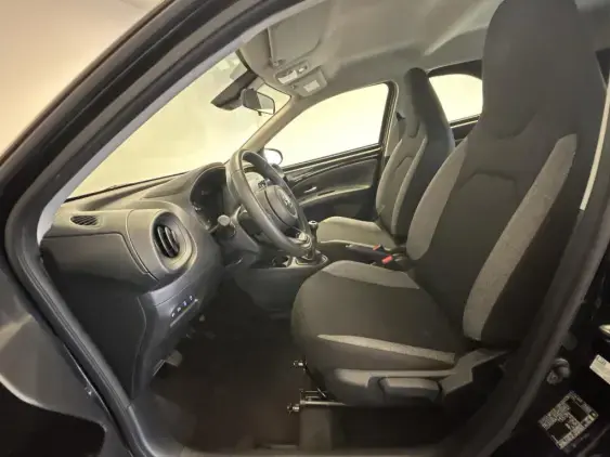 TOYOTA AYGO X - voiture d'occasion - Photo 19