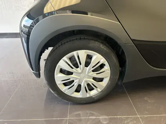 TOYOTA AYGO X - voiture d'occasion - Photo 23