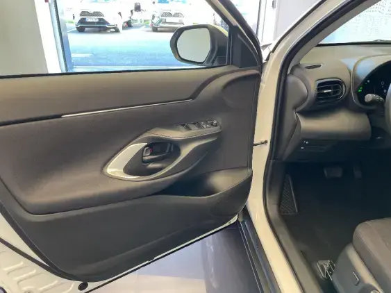 TOYOTA YARIS CROSS I - voiture d'occasion - Photo 19