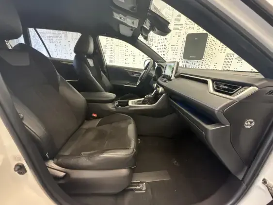 TOYOTA RAV4 V - voiture d'occasion - Photo 18