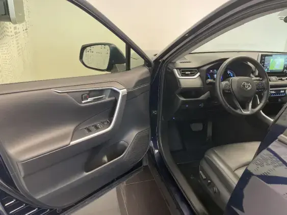 TOYOTA RAV4 V - voiture d'occasion - Photo 19