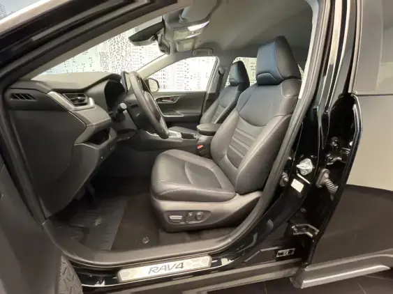 TOYOTA RAV4 V - voiture d'occasion - Photo 18