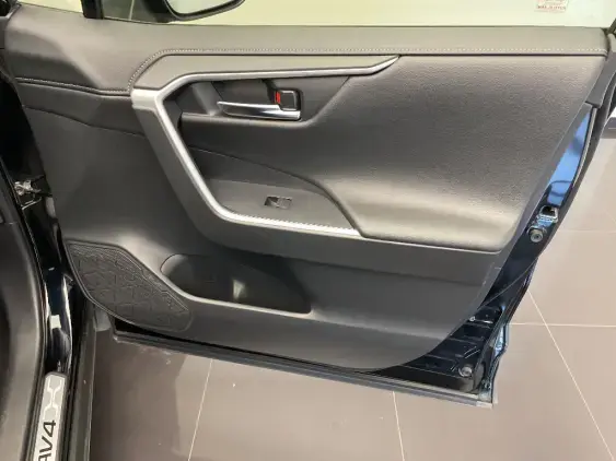 TOYOTA RAV4 V - voiture d'occasion - Photo 20