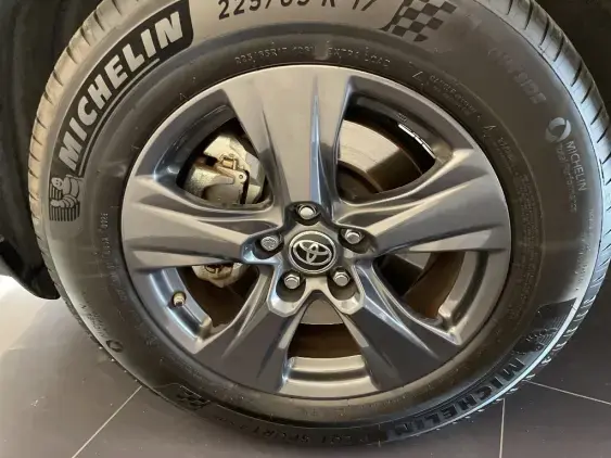 TOYOTA RAV4 V - voiture d'occasion - Photo 23