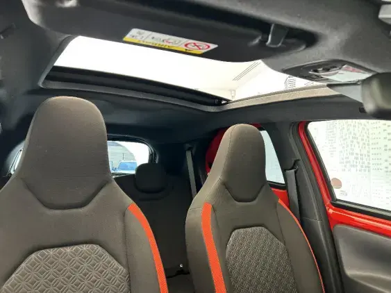 TOYOTA AYGO X - voiture d'occasion - Photo 19