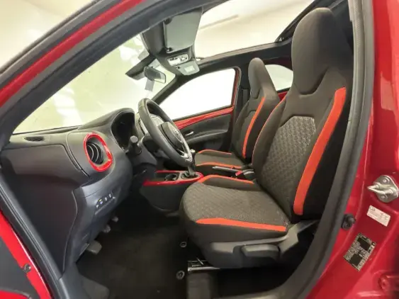 TOYOTA AYGO X - voiture d'occasion - Photo 20