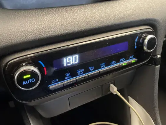 TOYOTA YARIS IV - voiture d'occasion - Photo 21