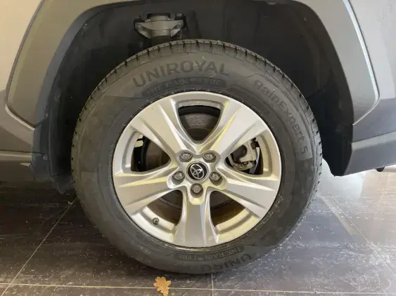 TOYOTA RAV4 V - voiture d'occasion - Photo 23