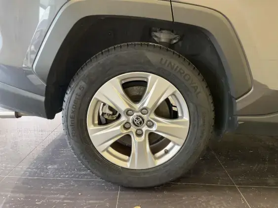 TOYOTA RAV4 V - voiture d'occasion - Photo 24