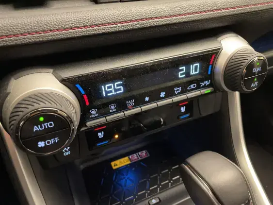 TOYOTA RAV4 V - voiture d'occasion - Photo 25