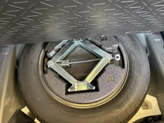 TOYOTA RAV4 V - voiture d'occasion - Photo 17