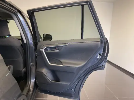 TOYOTA RAV4 V - voiture d'occasion - Photo 20