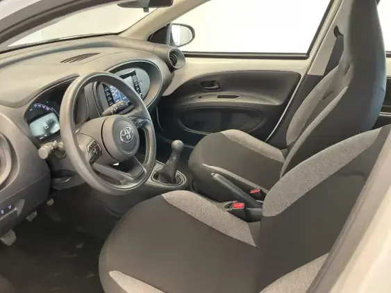 TOYOTA AYGO X - voiture d'occasion - Photo 17