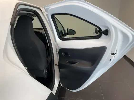 TOYOTA AYGO X - voiture d'occasion - Photo 19