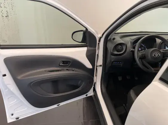 TOYOTA AYGO X - voiture d'occasion - Photo 18