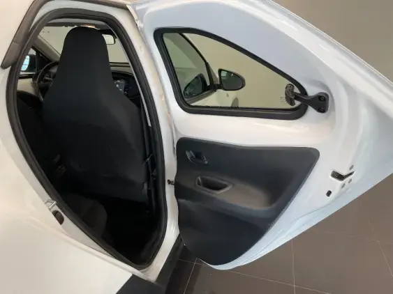 TOYOTA AYGO X - voiture d'occasion - Photo 19