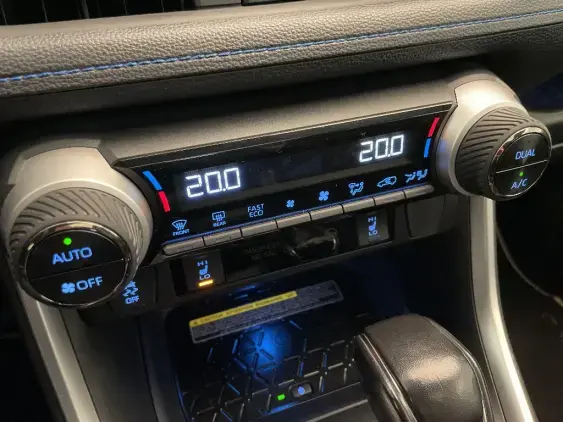 TOYOTA RAV4 V - voiture d'occasion - Photo 23