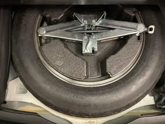 TOYOTA RAV4 V - voiture d'occasion - Photo 17