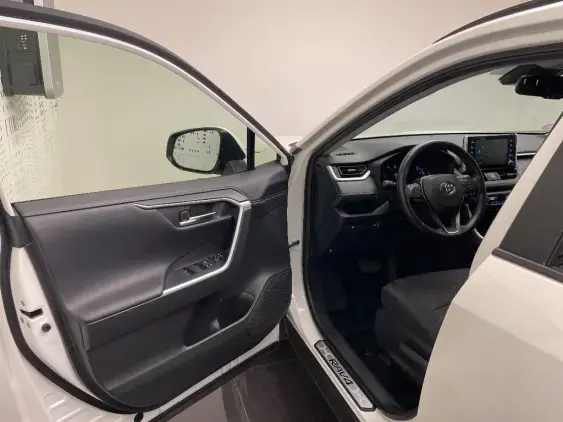 TOYOTA RAV4 V - voiture d'occasion - Photo 19