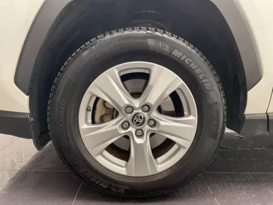 TOYOTA RAV4 V - voiture d'occasion - Photo 22