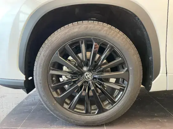 TOYOTA HIGHLANDER - voiture d'occasion - Photo 21