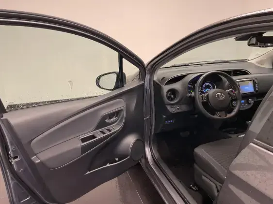 TOYOTA YARIS III - voiture d'occasion - Photo 19