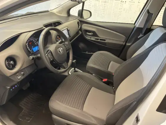 TOYOTA YARIS III - voiture d'occasion - Photo 18