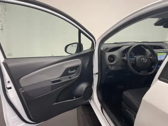 TOYOTA YARIS III - voiture d'occasion - Photo 19